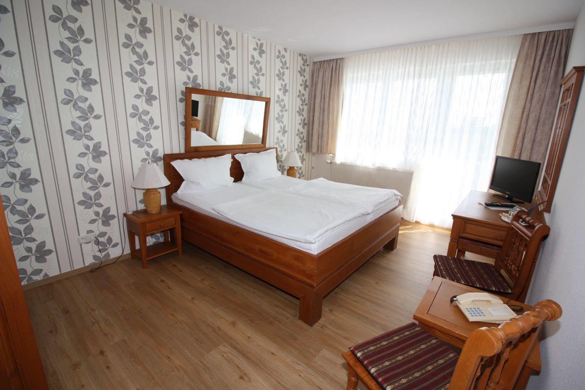 Hotel Weimarer Berg Apolda Bagian luar foto