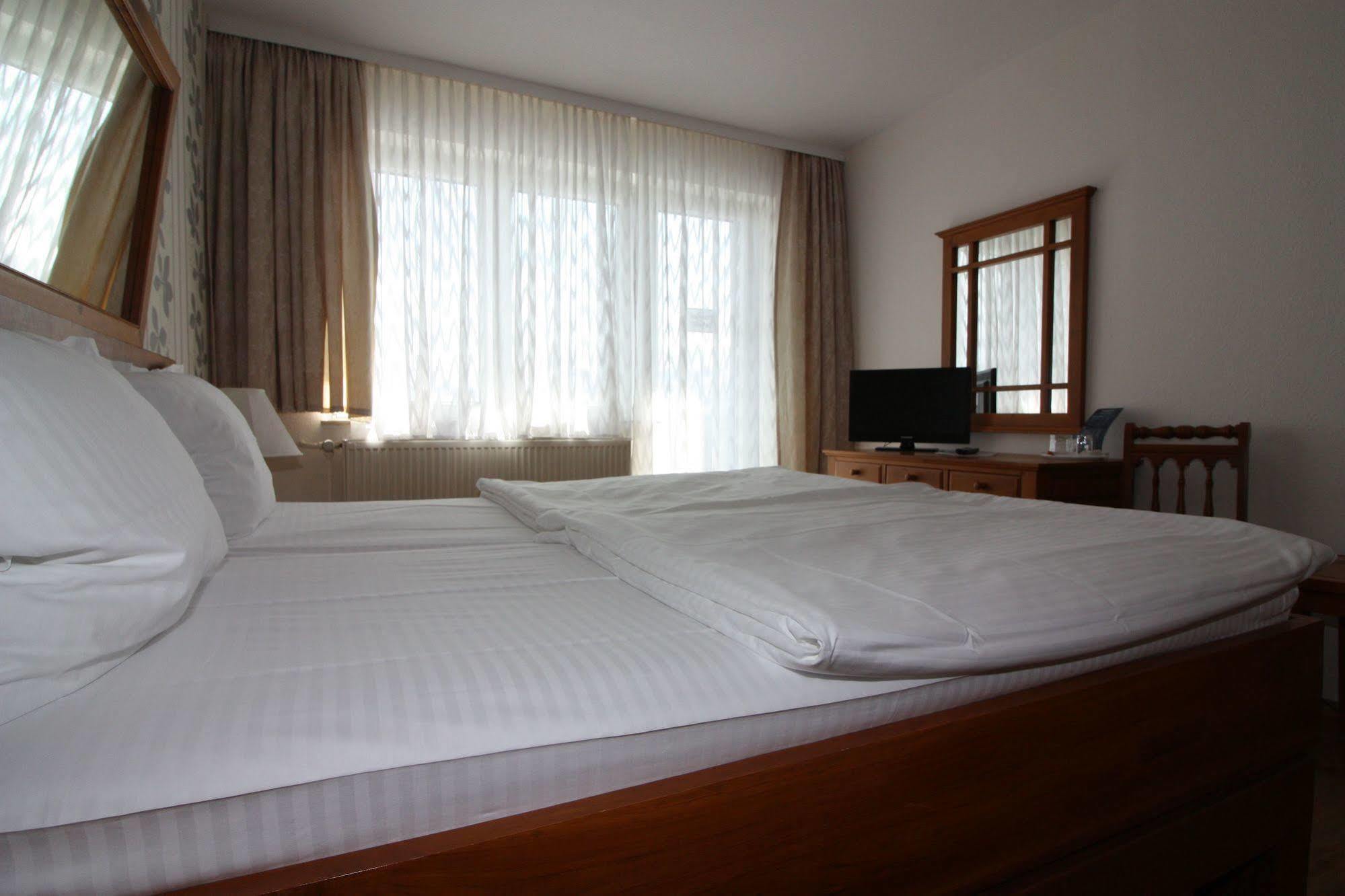 Hotel Weimarer Berg Apolda Bagian luar foto
