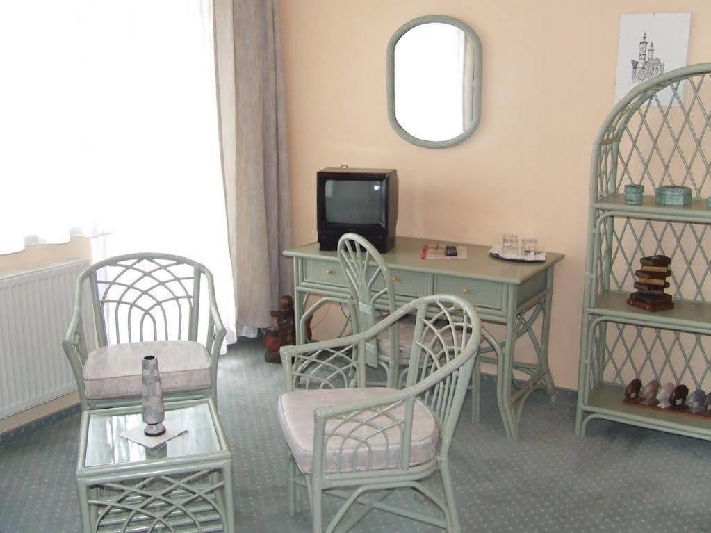 Hotel Weimarer Berg Apolda Bagian luar foto