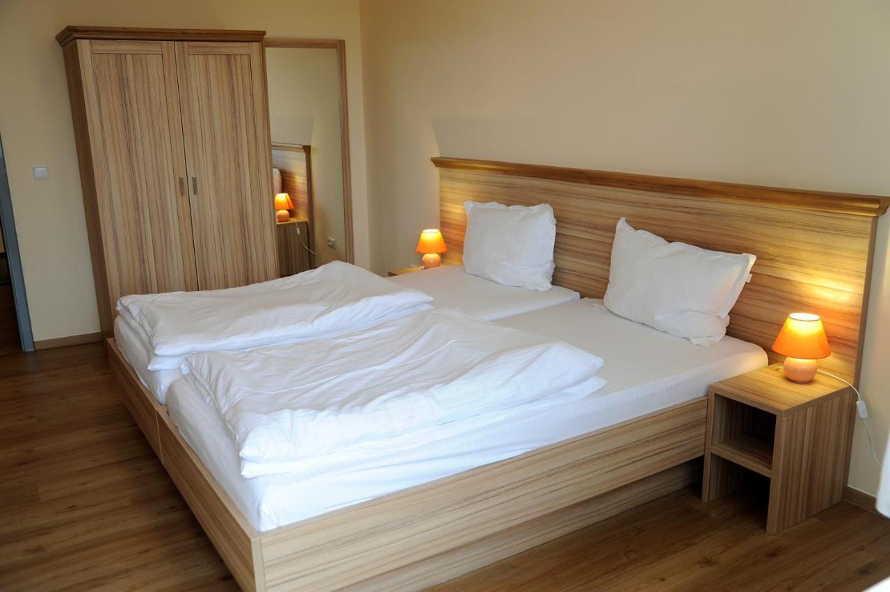 Hotel Weimarer Berg Apolda Bagian luar foto